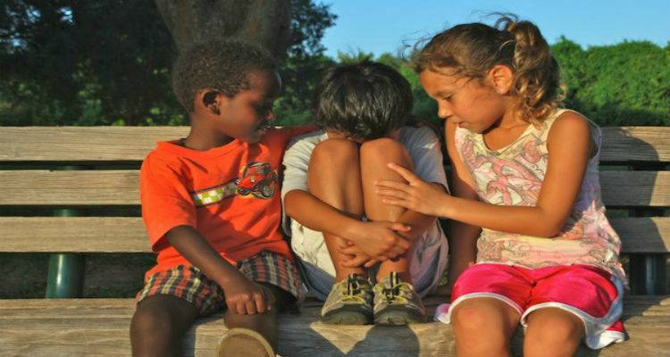 Πώς να διδάξουμε στα παιδιά την καλοσύνη – Το κίνημα «Διαδίδουμε την Καλοσύνη»