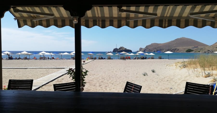 giannakaros thanos limnos beach bar