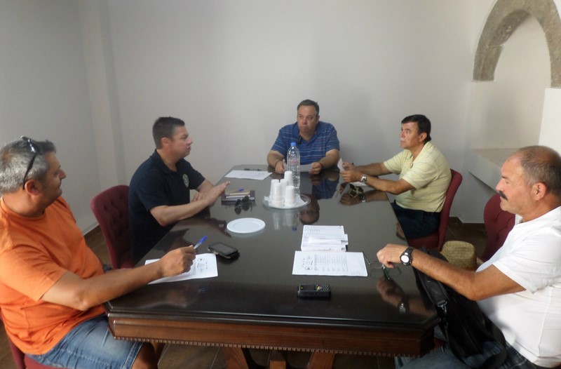 regatta filias synantisi