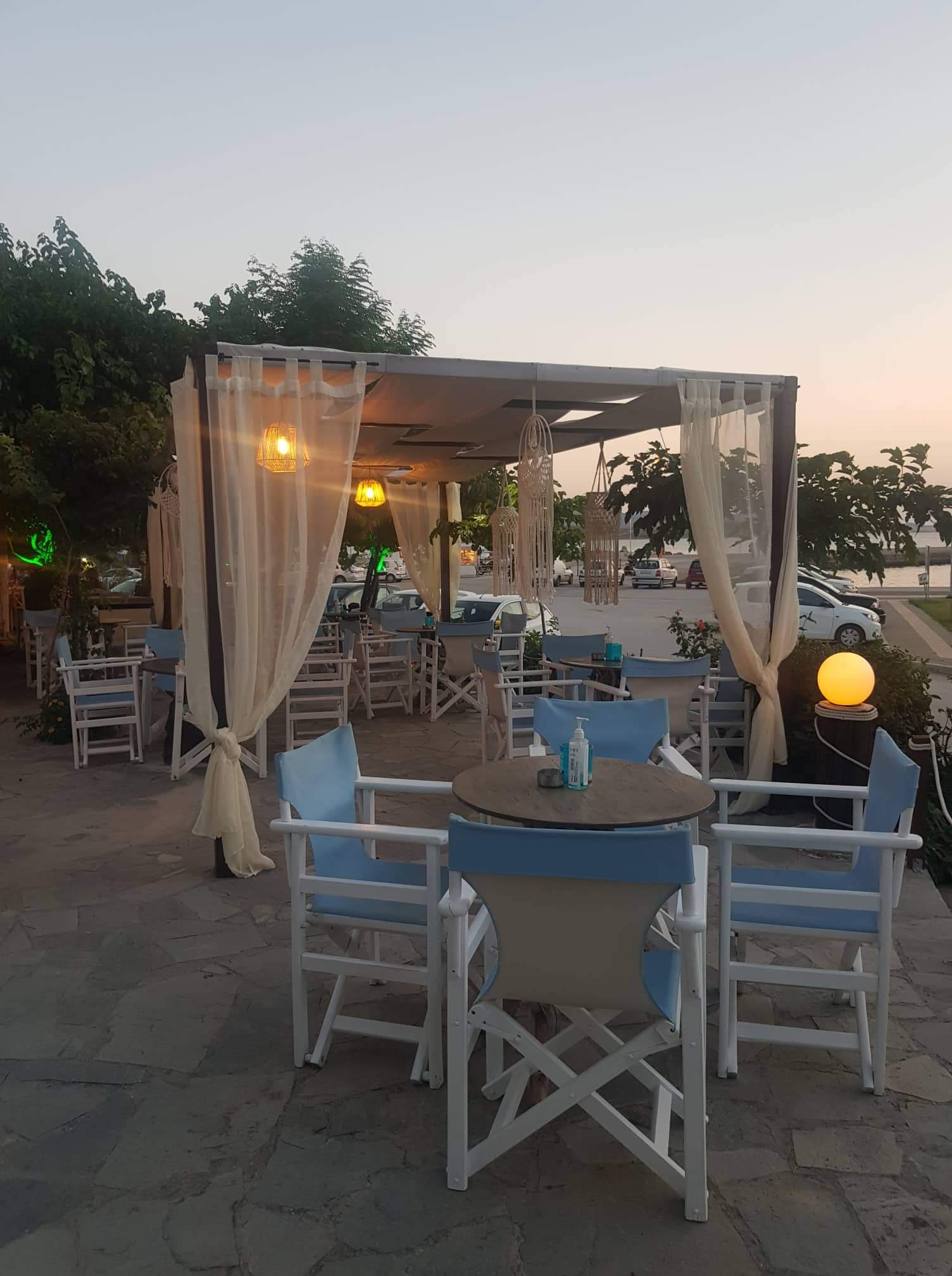 cafe bar to kyma2