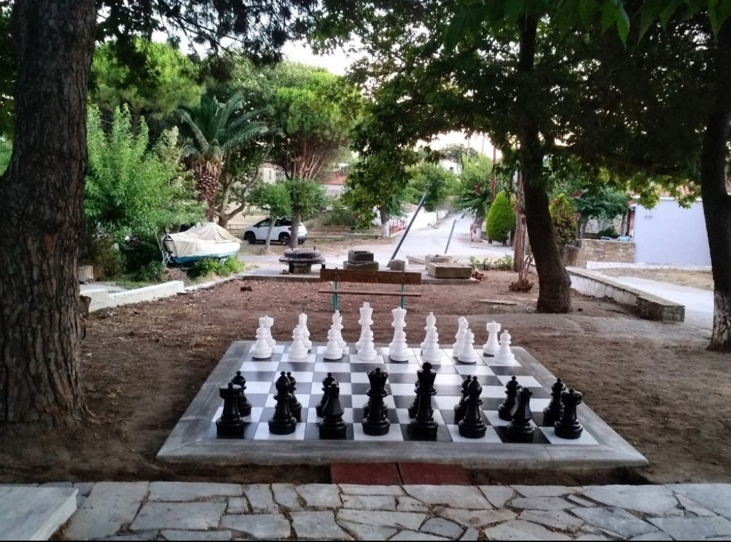 ypaithrio skaki