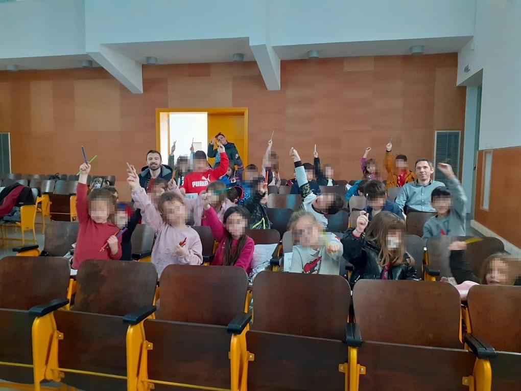 FA987088 8A01 485B 8584 339D4B4ED363