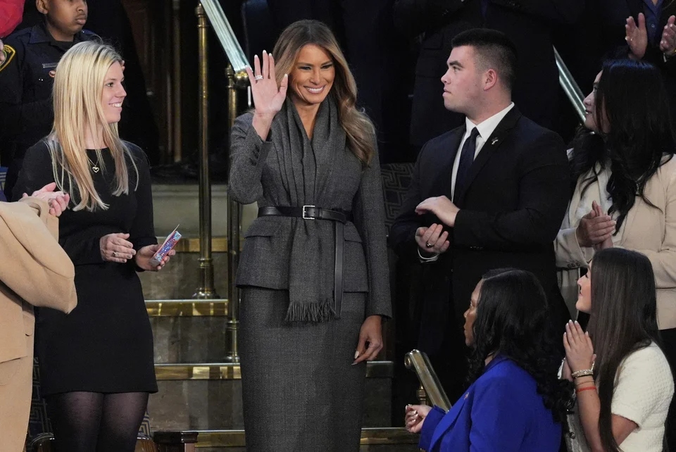 melania 585