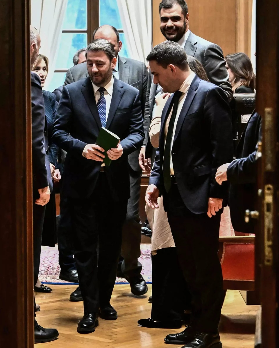 mitsotakis androulakis synantisi vouli 57878