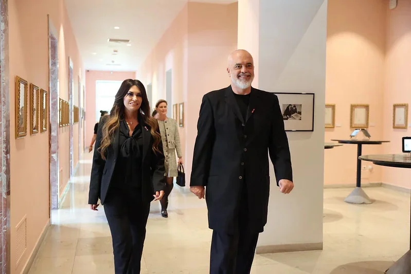 usa albania symfwnia 4 0hghg