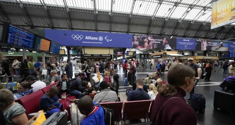 &Chi;&tau;ύ&pi;&eta;&mu;&alpha; &sigma;&tau;&eta; &Gamma;&alpha;&lambda;&lambda;ί&alpha; &lambda;ί&gamma;&omicron; &pi;&rho;&iota;&nu; &tau;&eta;&nu; έ&nu;&alpha;&rho;&xi;&eta; &tau;&omega;&nu; &Omicron;&lambda;&upsilon;&mu;&pi;&iota;&alpha;&kappa;ώ&nu;-&Sigma;&alpha;&mu;&pi;&omicron;&tau;ά&zeta; &sigma;&tau;&alpha; &tau;&rho;έ&nu;&alpha; &pi;&rho;&omicron;&kappa;ά&lambda;&epsilon;&sigma;&epsilon; &chi;ά&omicron;&sigmaf;, &epsilon;&kappa;&kappa;&epsilon;&nu;ώ&theta;&eta;&kappa;&epsilon; &alpha;&epsilon;&rho;&omicron;&delta;&rho;ό&mu;&iota;&omicron;