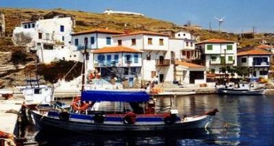 Με καΐκι η Κακαλή από τη Λήμνο στον Αγ. Ευστράτιο (!) | Σε απόγνωση οι κάτοικοι (mp3)
