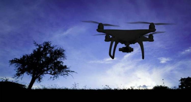 &Omicron; ά&gamma;&nu;&omega;&sigma;&tau;&omicron;&sigmaf; &sigma;&upsilon;&nu;&alpha;&gamma;&epsilon;&rho;&mu;ό&sigmaf; &sigma;&tau;&eta; &Lambda;ή&mu;&nu;&omicron; &gamma;&iota;&alpha; drone &pi;&omicron;&upsilon; έ&kappa;&alpha;&nu;&epsilon; &chi;&alpha;&mu;&eta;&lambda;ή &pi;&tau;ή&sigma;&eta; &pi;ά&nu;&omega; &alpha;&pi;ό &sigma;&tau;&rho;&alpha;&tau;ό&pi;&epsilon;&delta;&omicron;