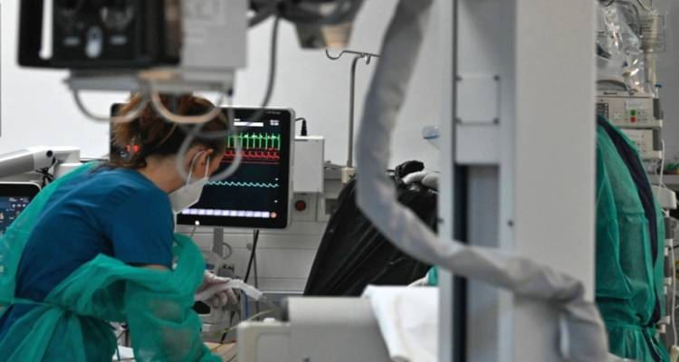 &Alpha;&gamma;&rho;ί&nu;&iota;&omicron;: &Pi;&omicron;&iota;&nu;&iota;&kappa;έ&sigmaf; &delta;&iota;ώ&xi;&epsilon;&iota;&sigmaf; &gamma;&iota;&alpha; &tau;&omicron;&upsilon;&sigmaf; 40 &theta;&alpha;&nu;ά&tau;&omicron;&upsilon;&sigmaf; &sigma;&tau;&eta; &Mu;&Epsilon;&Theta; &tau;&omicron;&upsilon; &nu;&omicron;&sigma;&omicron;&kappa;&omicron;&mu;&epsilon;ί&omicron;&upsilon; &tau;&eta;&nu; &pi;&epsilon;&rho;ί&omicron;&delta;&omicron; &tau;&eta;&sigmaf; &pi;&alpha;&nu;&delta;&eta;&mu;ί&alpha;&sigmaf;