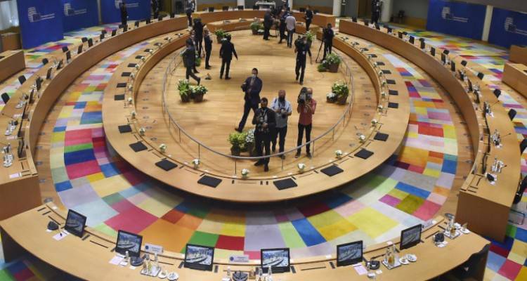 Σύνοδος Κορυφής: Θρίλερ χωρίς τέλος | Μπήκαν στην 4η μέρα διαπραγμάτευσης, νέα συνεδρίαση στις 5