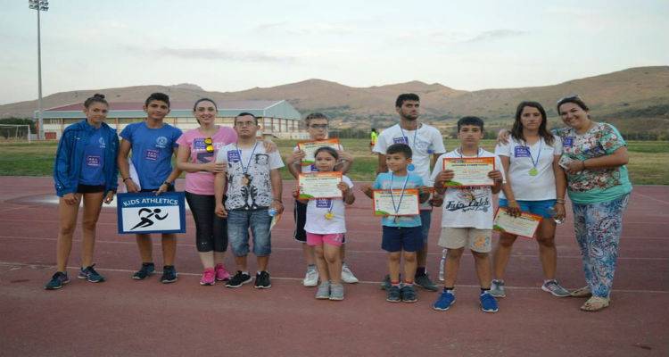 &Tau;&omicron; &tau;&mu;ή&mu;&alpha; &sigma;&tau;ί&beta;&omicron;&upsilon; &tau;&eta;&sigmaf; &Alpha;&Epsilon;&Lambda; &gamma;&iota;&alpha; &tau;&eta; &mu;&epsilon;&gamma;ά&lambda;&eta; &epsilon;&pi;&iota;&tau;&upsilon;&chi;ί&alpha; &tau;&omega;&nu; ''Kids Athletics &Lambda;ή&mu;&nu;&omicron;&sigmaf; 2018" (photos)