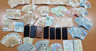 &Omicron;&iota; &delta;&iota;ά&lambda;&omicron;&gamma;&omicron;&iota; &pi;&omicron;&upsilon; &kappa;&alpha;ί&nu;&epsilon; &tau;&omicron;&upsilon;&sigmaf; &epsilon;&phi;&omicron;&rho;&iota;&alpha;&kappa;&omicron;ύ&sigmaf; &tau;&eta;&sigmaf; &Kappa;έ&rho;&kappa;&upsilon;&rho;&alpha;&sigmaf; -&Omicron; &epsilon;&kappa;&delta;&iota;&kappa;&eta;&tau;&iota;&kappa;ό&sigmaf; έ&lambda;&epsilon;&gamma;&chi;&omicron;&sigmaf; &sigma;&epsilon; &tau;&alpha;&beta;έ&rho;&nu;&alpha; &kappa;&alpha;&iota; &tau;&omicron; &laquo;&chi;&omicron;&nu;&tau;&rho;ό &pi;&alpha;&kappa;έ&tau;&omicron;&raquo;