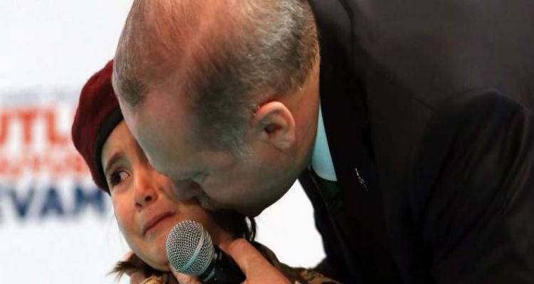 &Eta; &laquo;&sigma;&tau;&rho;&alpha;&tau;&omicron;&lambda;ό&gamma;&eta;&sigma;&eta;&raquo; &mu;&iota;&kappa;&rho;&omicron;ύ &kappa;&omicron;&rho;&iota;&tau;&sigma;&iota;&omicron;ύ &alpha;&pi;ό &tau;&omicron;&nu; &Epsilon;&rho;&nu;&tau;&omicron;&gamma;ά&nu; | &Tau;&iota; &tau;&eta;&sigmaf; &epsilon;ί&pi;&epsilon; ό&tau;&alpha;&nu; έ&kappa;&lambda;&alpha;&psi;&epsilon; [&beta;ί&nu;&tau;&epsilon;&omicron;]