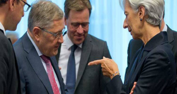 &Tau;&omicron; &Chi;&rho;έ&omicron;&sigmaf; &mu;&pi;&lambda;&omicron;&kappa;ά&rho;&epsilon;&iota; &tau;&eta; &sigma;&upsilon;&mu;&phi;&omega;&nu;ί&alpha; | &Gamma;&iota;&alpha;&tau;ί &laquo;&sigma;&phi;ά&zeta;&omicron;&nu;&tau;&alpha;&iota;&raquo; &Delta;&Nu;&Tau;-&Epsilon;&upsilon;&rho;&omega;&pi;&alpha;ί&omicron;&iota;