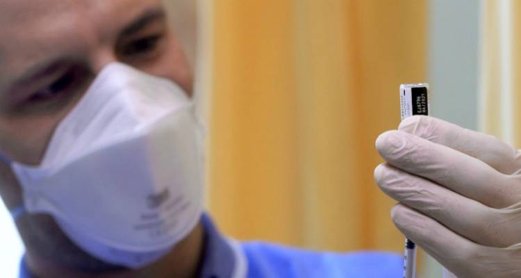 Κορωνοϊός: Ιστορική μέρα | Σήμερα οι πρώτοι εμβολιασμοί στην Ελλάδα