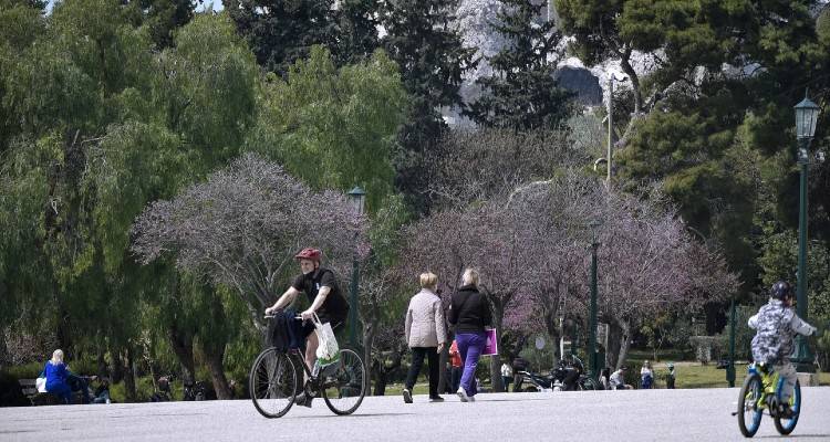 Lockdown τέλος: Ανακοινώσεις σήμερα για SMS, μετακινήσεις, ωράριο απαγόρευσης, ταξίδια σε άλλους νομούς και νησιά