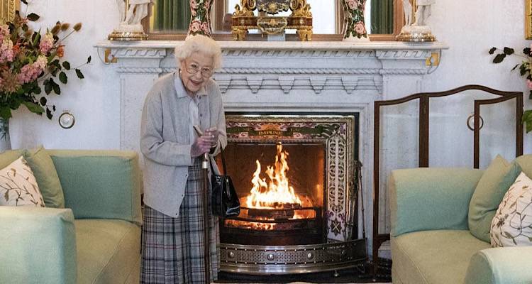 &Beta;&alpha;&sigma;ί&lambda;&iota;&sigma;&sigma;&alpha; &Epsilon;&lambda;&iota;&sigma;ά&beta;&epsilon;&tau;: &Tau;&iota; &alpha;&pi;&omicron;&kappa;&alpha;&lambda;ύ&pi;&tau;&epsilon;&iota; &omicron; &gamma;&rho;&alpha;&mu;&mu;&alpha;&tau;έ&alpha;&sigmaf; &tau;&eta;&sigmaf; &gamma;&iota;&alpha; &tau;&iota;&sigmaf; &tau;&epsilon;&lambda;&epsilon;&upsilon;&tau;&alpha;ί&epsilon;&sigmaf; &sigma;&tau;&iota;&gamma;&mu;έ&sigmaf; &tau;&eta;&sigmaf; -&Omicron;&iota; &sigma;&phi;&rho;&alpha;&gamma;&iota;&sigma;&mu;έ&nu;&epsilon;&sigmaf; &epsilon;&pi;&iota;&sigma;&tau;&omicron;&lambda;έ&sigmaf;