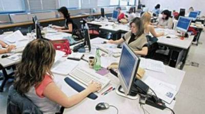 &Delta;&eta;&mu;ό&sigma;&iota;&omicron;: &Sigma;&epsilon; &delta;ύ&omicron; &delta;ό&sigma;&epsilon;&iota;&sigmaf; &eta; &alpha;&xi;&iota;&omicron;&lambda;ό&gamma;&eta;&sigma;&eta; &tau;&omega;&nu; &upsilon;&pi;&alpha;&lambda;&lambda;ή&lambda;&omega;&nu;