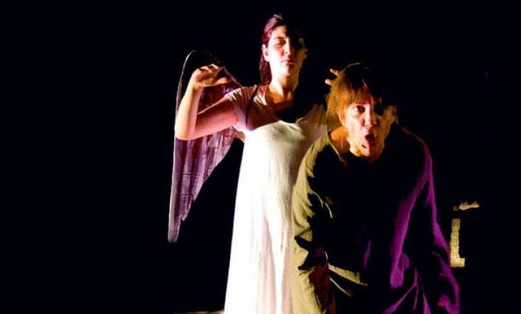 Η εξαιρετική παράσταση «Η γυναίκα της Ζάκυθος» στο Αρχαίο Θέατρο της Ηφαιστίας