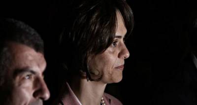 &Omicron;&iota; &theta;&epsilon;&sigma;&mu;&omicron;ί &epsilon;&pi;έ&sigma;&tau;&rho;&epsilon;&psi;&alpha;&nu; &kappa;&alpha;&iota; &zeta;&eta;&tau;&omicron;ύ&nu; &mu;έ&tau;&rho;&alpha; | &Sigma;&tau;&omicron; &tau;&rho;&alpha;&pi;έ&zeta;&iota; &xi;&alpha;&nu;ά &omicron;&iota; &alpha;&pi;&omicron;&kappa;&rho;&alpha;&tau;&iota;&kappa;&omicron;&pi;&omicron;&iota;ή&sigma;&epsilon;&iota;&sigmaf;