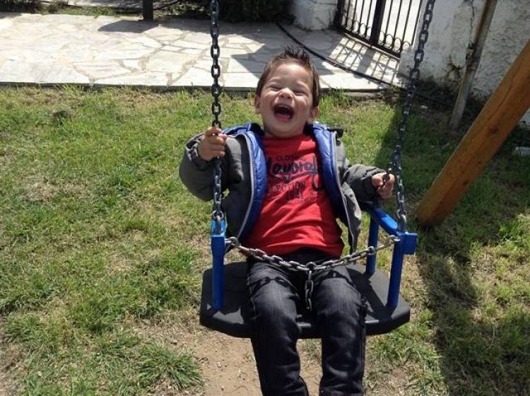 Εντυπωσίασαν το κοινό τα πασχαλινά παζάρια του Ειδικόυ Σχολείου Καλλιθέας και του νηπιαγωγείο Πλατύ