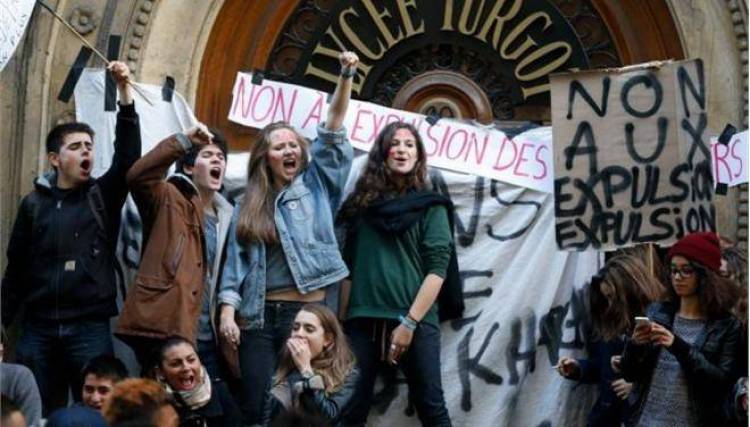 Καταλήψεις σε λύκεια στο Παρίσι μετά την απέλαση δύο μαθητών