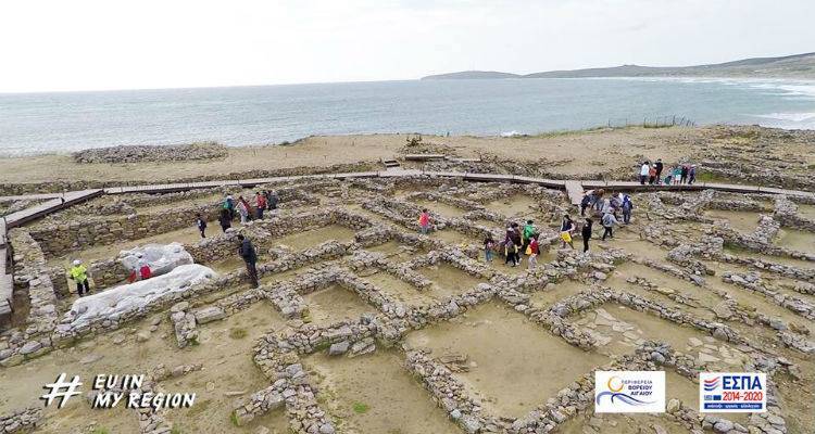 &Omicron;&iota; &mu;&alpha;&theta;&eta;&tau;έ&sigmaf; &tau;&eta;&sigmaf; &Lambda;ή&mu;&nu;&omicron;&upsilon; &laquo;έ&delta;&omega;&sigma;&alpha;&nu;&raquo; &zeta;&omega;ή &kappa;&alpha;&iota; &pi;ά&lambda;&iota; &sigma;&tau;&eta;&nu; &Pi;&omicron;&lambda;&iota;ό&chi;&nu;&eta; (photos + mp3)
