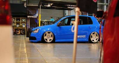 &Delta;&iota;&alpha;&kappa;ό&pi;&tau;&epsilon;&tau;&alpha;&iota; &alpha;&pi;ό &alpha;ύ&rho;&iota;&omicron; &eta; &pi;&alpha;&rho;&alpha;&gamma;&omega;&gamma;ή &tau;&omicron;&upsilon; Golf &tau;&eta;&sigmaf; VW | &Tau;&iota; &sigma;&upsilon;&nu;έ&beta;&eta;