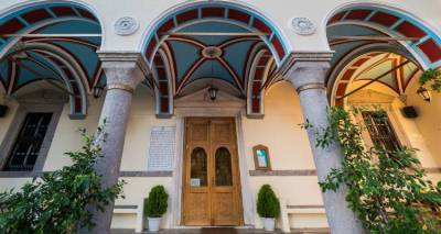 &Phi;&omega;&tau;&omicron;&gamma;&rho;&alpha;&phi;ί&alpha;: Hiveminer