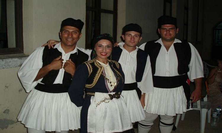 &Alpha;&delta;. &Gamma;&alpha;&rho;&omicron;&phi;&alpha;&lambda;&lambda;ί&delta;&omicron;&upsilon; &Pi;&alpha;&pi;&omicron;ύ&lambda;&kappa;&alpha;: &laquo;Ό&tau;&alpha;&nu; &mu;&epsilon; &alpha;&delta;&iota;&kappa;&omicron;ύ&nu;, &zeta;&eta;&tau;ώ &alpha;&pi;&alpha;&rho;&alpha;&iota;&tau;ή&tau;&omega;&sigmaf; &tau;&omicron; &alpha;ί&mu;&alpha; &mu;&omicron;&upsilon; &pi;ί&sigma;&omega;&raquo; (&Sigma;&upsilon;&nu;έ&nu;&tau;&epsilon;&upsilon;&xi;&eta;)