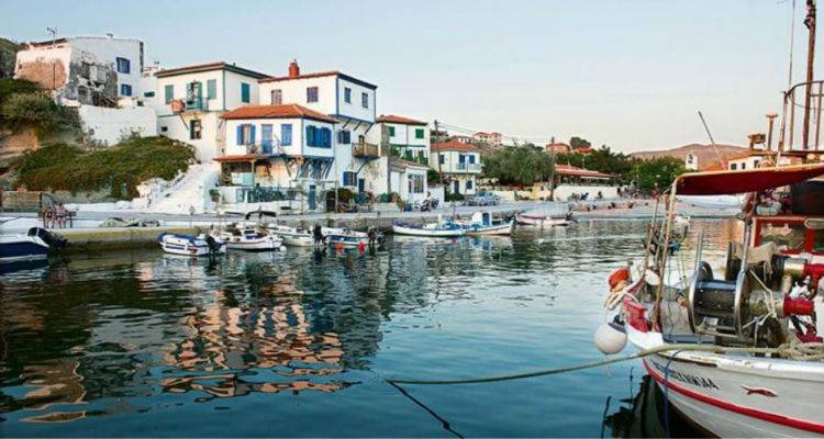 &Sigma;&tau;&omicron;&nu; Ά&eta;-&Sigma;&tau;&rho;ά&tau;&eta; &eta; &Kappa;&alpha;ί&tau;&eta; &Sigma;&tau;&rho;&alpha;&tau;ά&kappa;&eta;