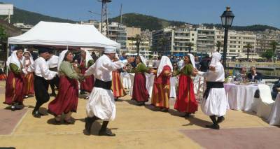 &Pi;ά&sigma;&chi;&alpha; &mu;&epsilon; &chi;&omicron;&rho;&omicron;ύ&sigmaf; &tau;&eta;&sigmaf; &Lambda;ή&mu;&nu;&omicron;&upsilon; &sigma;&tau;&omicron; Ena Channel (photos+video)