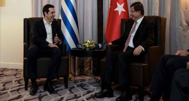 &Sigma;&tau;&eta; &Sigma;&mu;ύ&rho;&nu;&eta; &omicron; &Tau;&sigma;ί&pi;&rho;&alpha;&sigmaf; &ndash; &Sigma;&tau;&eta;&nu; &Alpha;&theta;ή&nu;&alpha; &omicron;&iota; &delta;&alpha;&nu;&epsilon;&iota;&sigma;&tau;έ&sigmaf;