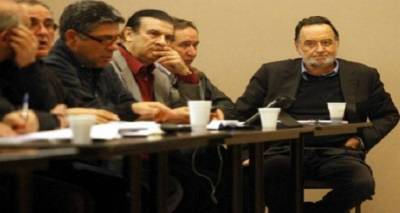 &Eta; &Alpha;&rho;&iota;&sigma;&tau;&epsilon;&rho;ή &Pi;&lambda;&alpha;&tau;&phi;ό&rho;&mu;&alpha; &sigma;&upsilon;&gamma;&kappa;&rho;&omicron;&tau;&epsilon;ί &kappa;ό&mu;&mu;&alpha;