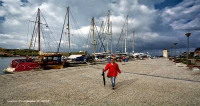 Έ&kappa;&tau;&alpha;&kappa;&tau;&omicron; &delta;&epsilon;&lambda;&tau;ί&omicron; &epsilon;&pi;&iota;&delta;&epsilon;ί&nu;&omega;&sigma;&eta;&sigmaf; &tau;&omicron;&upsilon; &kappa;&alpha;&iota;&rho;&omicron;ύ: &Kappa;&alpha;&tau;&alpha;&iota;&gamma;ί&delta;&epsilon;&sigmaf; &kappa;&alpha;&iota; &iota;&sigma;&chi;&upsilon;&rho;&omicron;ί ά&nu;&epsilon;&mu;&omicron;&iota; &alpha;&pi;ό &tau;&eta;&nu; &Kappa;&upsilon;&rho;&iota;&alpha;&kappa;ή