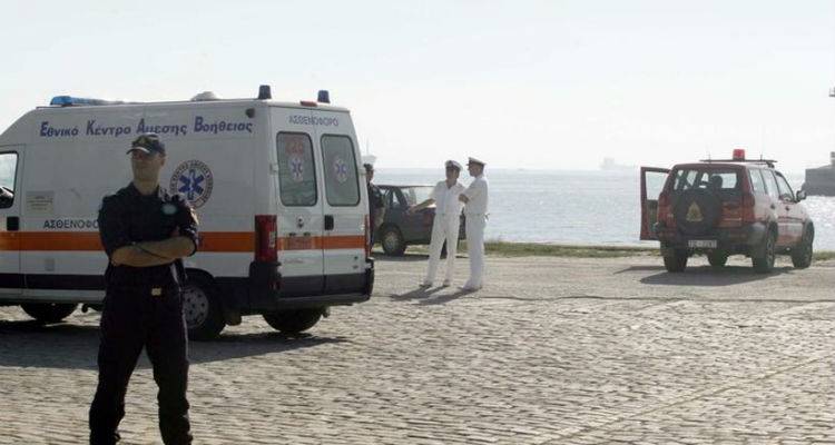 &Tau;&rho;&alpha;&gamma;&omega;&delta;ί&alpha; &sigma;&tau;&eta; &Phi;&omicron;&lambda;έ&gamma;&alpha;&nu;&delta;&rho;&omicron;: &laquo;&Eta; &mu;&eta;&tau;έ&rho;&alpha; &mu;&omicron;&upsilon; &zeta;&eta;&tau;&omicron;ύ&sigma;&epsilon; &nu;&alpha; &tau;&eta; &sigma;ώ&sigma;&omicron;&upsilon;&mu;&epsilon; - &Xi;&epsilon;&psi;ύ&chi;&eta;&sigma;&epsilon; &alpha;&beta;&omicron;ή&theta;&eta;&tau;&eta;&raquo;