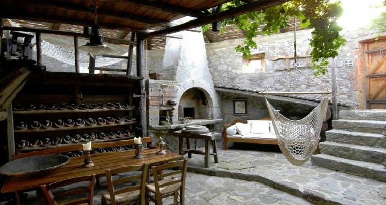 &Lambda;ή&mu;&nu;&omicron;&sigmaf;: &Tau;&omicron; &pi;&alpha;&lambda;&iota;ό &epsilon;&lambda;&alpha;&iota;&omicron;&tau;&rho;&iota;&beta;&epsilon;ί&omicron; &pi;&omicron;&upsilon; &mu;&epsilon;&tau;&alpha;&mu;&omicron;&rho;&phi;ώ&theta;&eta;&kappa;&epsilon; &sigma;&epsilon; &omicron;&nu;&epsilon;&iota;&rho;&iota;&kappa;ή &epsilon;&xi;&omicron;&chi;&iota;&kappa;ή &kappa;&alpha;&tau;&omicron;&iota;&kappa;ί&alpha; (photos)