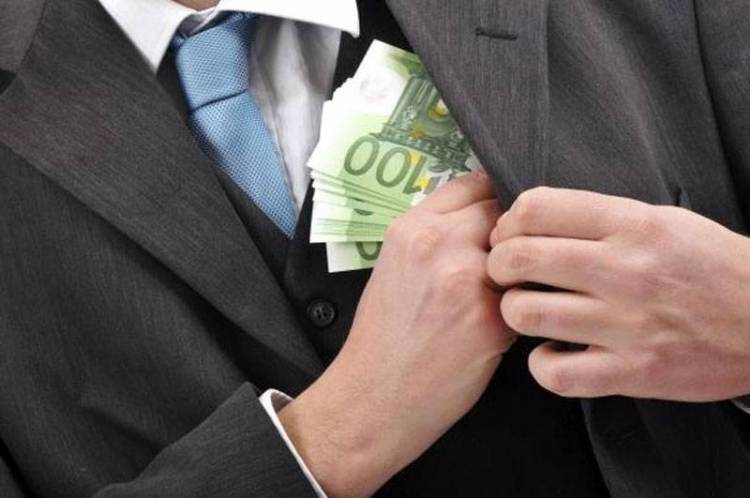 &Delta;ή&mu;&alpha;&rho;&chi;&omicron;&iota; &kappa;&alpha;&iota; &sigma;&tau;&epsilon;&lambda;έ&chi;&eta; &tau;&omicron;&upsilon; &Delta;&eta;&mu;&omicron;&sigma;ί&omicron;&upsilon; &mu;&epsilon; &laquo;&mu;&alpha;ύ&rho;&alpha;&raquo; &pi;ό&theta;&epsilon;&nu; έ&sigma;&chi;&epsilon;&sigmaf;