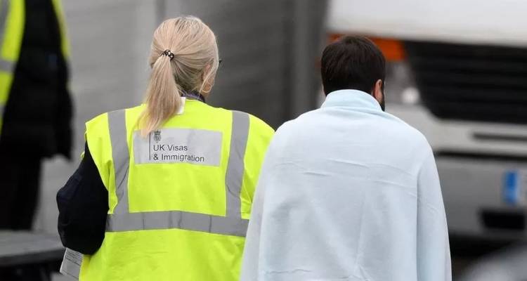 &Beta;&rho;&epsilon;&tau;&alpha;&nu;ί&alpha;: &Tau;&omicron; &upsilon;&pi;&omicron;&upsilon;&rho;&gamma;&epsilon;ί&omicron; &Epsilon;&sigma;&omega;&tau;&epsilon;&rho;&iota;&kappa;ώ&nu; &xi;&epsilon;&kappa;&iota;&nu;ά &delta;&iota;&alpha;&phi;&eta;&mu;&iota;&sigma;&tau;&iota;&kappa;ή &epsilon;&kappa;&sigma;&tau;&rho;&alpha;&tau;&epsilon;ί&alpha; &gamma;&iota;&alpha; &tau;&eta;&nu; &alpha;&pi;&omicron;&tau;&rho;&omicron;&pi;ή &tau;&omega;&nu; &Alpha;&lambda;&beta;&alpha;&nu;ώ&nu; &mu;&epsilon;&tau;&alpha;&nu;&alpha;&sigma;&tau;ώ&nu;