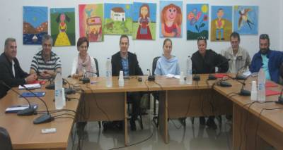 &Sigma;&tau;&omicron;&nu; Ά&gamma;&iota;&omicron; &Epsilon;&upsilon;&sigma;&tau;&rho;ά&tau;&iota;&omicron; &kappa;&lambda;&iota;&mu;ά&kappa;&iota;&omicron; &tau;&omicron;&upsilon; &Epsilon;&pi;&alpha;&rho;&chi;&epsilon;ί&omicron;&upsilon; | &Sigma;&tau;&omicron; &nu;&eta;&sigma;ί &mu;&epsilon;&tau;&alpha;&beta;&alpha;ί&nu;&epsilon;&iota; &kappa;&alpha;&iota; &omicron; &Beta;&alpha;&gamma;&gamma;έ&lambda;&eta;&sigmaf; &Gamma;&iota;&alpha;&rho;&mu;&alpha;&delta;&omicron;ύ&rho;&omicron;&sigmaf;