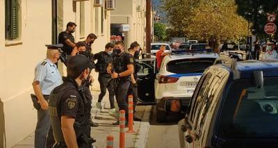 Έ&gamma;&kappa;&lambda;&eta;&mu;&alpha; &sigma;&tau;&eta;&nu; &Kappa;&upsilon;&pi;&alpha;&rho;&iota;&sigma;&sigma;ί&alpha;: &Nu;&epsilon;&kappa;&rho;ό&sigmaf; &sigma;&tau;&iota;&sigmaf; &phi;&upsilon;&lambda;&alpha;&kappa;έ&sigmaf; &omicron; &Rho;&omicron;&upsilon;&mu;ά&nu;&omicron;&sigmaf; &pi;&omicron;&upsilon; &kappa;&alpha;&tau;&eta;&gamma;&omicron;&rho;&omicron;ύ&nu;&tau;&alpha;&nu; &gamma;&iota;&alpha; &tau;&omicron; &laquo;&tau;&sigma;&iota;&mu;έ&nu;&tau;&omega;&mu;&alpha;&raquo; &tau;&eta;&sigmaf; &phi;ί&lambda;&eta;&sigmaf; &tau;&omicron;&upsilon;