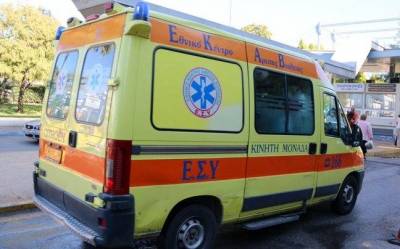 Δίκυκλο παρέσυρε και τραυμάτισε πεζή στη Μύρινα