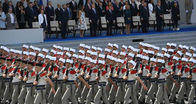 &Chi;&omega;&rho;ί&sigmaf; &tau;&alpha;&nu;&kappa; &alpha;&lambda;&lambda;ά &mu;&epsilon; &kappa;ό&sigma;&tau;&omicron;&sigmaf; έ&omega;&sigmaf; 30 &epsilon;&kappa;&alpha;&tau;. &delta;&omicron;&lambda;ά&rho;&iota;&alpha; &eta; &sigma;&tau;&rho;&alpha;&tau;&iota;&omega;&tau;&iota;&kappa;ή &pi;&alpha;&rho;έ&lambda;&alpha;&sigma;&eta; &pi;&omicron;&upsilon; &epsilon;&tau;&omicron;&iota;&mu;ά&zeta;&epsilon;&iota; &omicron; &Tau;&rho;&alpha;&mu;&pi;