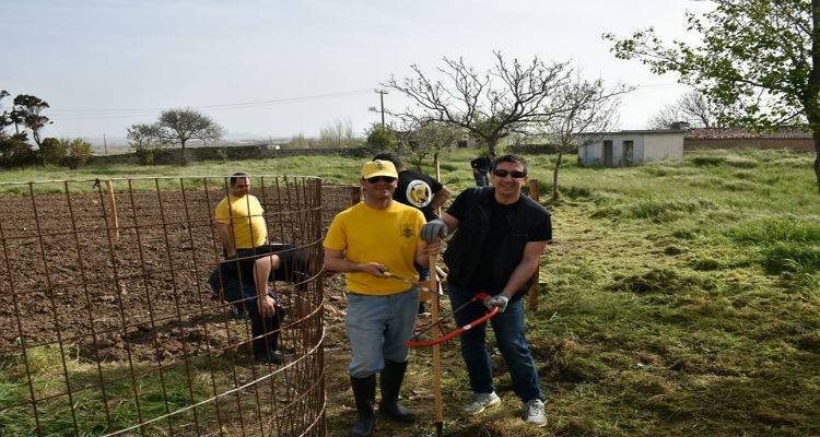 &Eta; Έ&nu;&omega;&sigma;&eta; &Phi;ί&lambda;&omega;&nu; &Alpha;&Epsilon;&Kappa; &Lambda;ή&mu;&nu;&omicron;&upsilon; &kappa;&omicron;&nu;&tau;ά &sigma;&tau;&omicron; &Epsilon;&iota;&delta;&iota;&kappa;ό &Sigma;&chi;&omicron;&lambda;&epsilon;ί&omicron; &Kappa;&alpha;&lambda;&lambda;&iota;&theta;έ&alpha;&sigmaf; (photos)