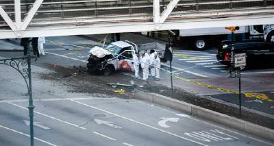 &Tau;&rho;&omicron;&mu;&omicron;&kappa;&rho;&alpha;&tau;&iota;&kappa;ό &chi;&tau;ύ&pi;&eta;&mu;&alpha; &sigma;&tau;&omicron; &Mu;&alpha;&nu;&chi;ά&tau;&alpha;&nu;: 8 &nu;&epsilon;&kappa;&rho;&omicron;ί &alpha;&pi;ό &epsilon;&pi;ί&theta;&epsilon;&sigma;&eta; &mu;&epsilon; &phi;&omicron;&rho;&tau;&eta;&gamma;ό