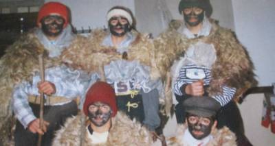 &Lambda;ή&mu;&nu;&omicron;&sigmaf;: &Tau;&omicron; έ&theta;&iota;&mu;&omicron; &tau;&omega;&nu; &laquo;&Mu;&pi;&alpha;&nu;&tau;&alpha;&tau;&zeta;&omicron;ύ&delta;&omega;&nu;&raquo; &pi;&alpha;&rho;&alpha;&mu;&omicron;&nu;ή &tau;&omega;&nu; &Phi;ώ&tau;&omega;&nu;