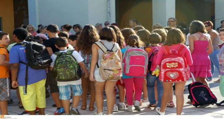 &laquo;&Alpha;&pi;&alpha;&tau;&eta;&lambda;ή &eta; &epsilon;&iota;&kappa;ό&nu;&alpha; &sigma;&tau;&alpha; &sigma;&chi;&omicron;&lambda;&epsilon;ί&alpha; &tau;&eta;&sigmaf; &Lambda;ή&mu;&nu;&omicron;&upsilon; &sigma;&epsilon; &beta;ά&rho;&omicron;&sigmaf; &tau;&omega;&nu; &alpha;&nu;&alpha;&pi;&lambda;&eta;&rho;&omega;&tau;ώ&nu;&raquo;