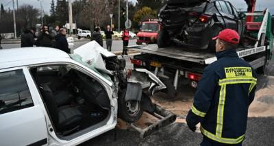 &Sigma;&omicron;&kappa;&alpha;&rho;&iota;&sigma;&tau;&iota;&kappa;ό &tau;&rho;&omicron;&chi;&alpha;ί&omicron; &sigma;&tau;&eta;&nu; &Kappa;&alpha;&tau;&epsilon;&chi;ά&kappa;&eta;: &Pi;&alpha;&tau;έ&rho;&alpha;&sigmaf;, &mu;&eta;&tau;έ&rho;&alpha; &kappa;&alpha;&iota; &gamma;&iota;&omicron;&sigmaf; &omicron;&iota; &nu;&epsilon;&kappa;&rho;&omicron;ί, &pi;ώ&sigmaf; έ&gamma;&iota;&nu;&epsilon; &eta; &kappa;&alpha;&rho;&alpha;&mu;&pi;ό&lambda;&alpha;