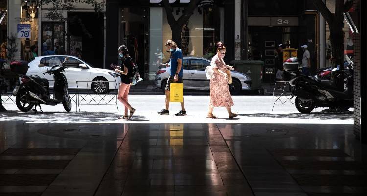 Το «τρίπτυχο» κορωνοϊού, γρίπης και Βόρειας Ελλάδας που φοβίζει τους ειδικούς -«Κλειδί» οι εμβολιασμοί