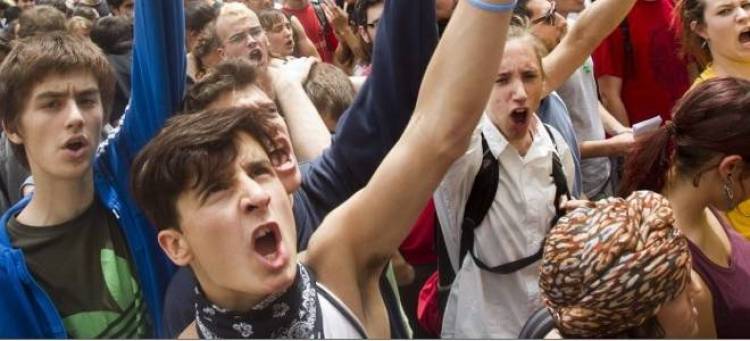 Spiegel: Η Ευρώπη χαραμίζει τη νεολαία της